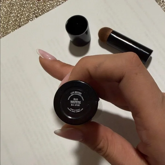CHANEL Les Beiges Foundation - b20 - Picture 6 of 6